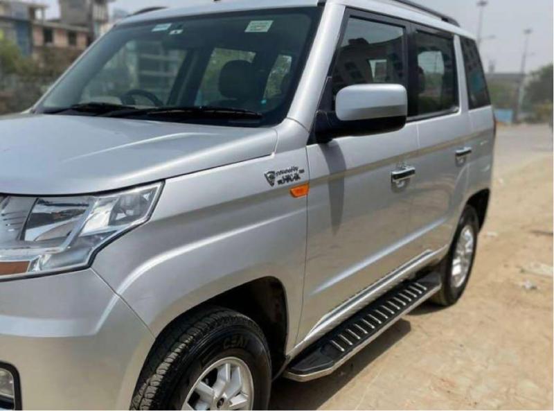 Mahindra TUV300 T8 2016