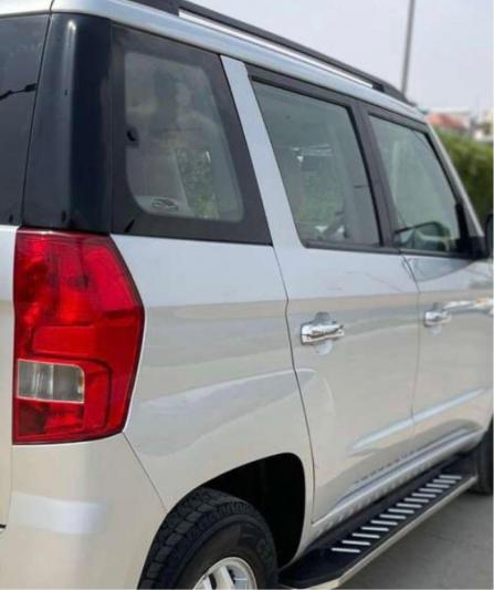 Mahindra TUV300 T8 2016