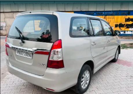 Toyota Innova 2.5 V 7 STR 2012