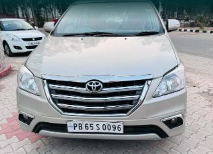 Toyota Innova 2.5 V 7 STR 2012