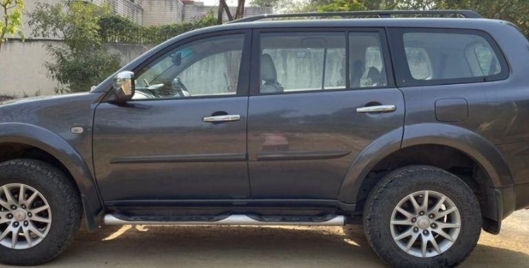 Mitsubishi Pajero Sport 2.5 MT 2013