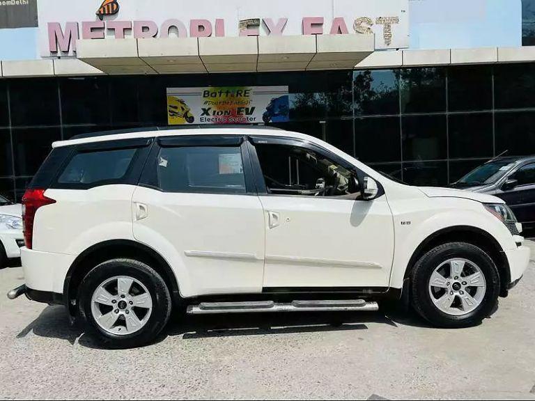 Mahindra XUV500 W11 AT 2018