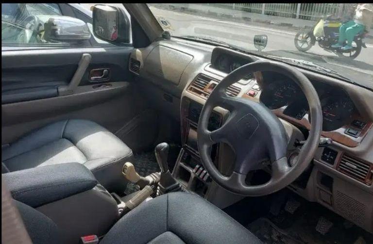 Mitsubishi Pajero SFX 2.8 2010