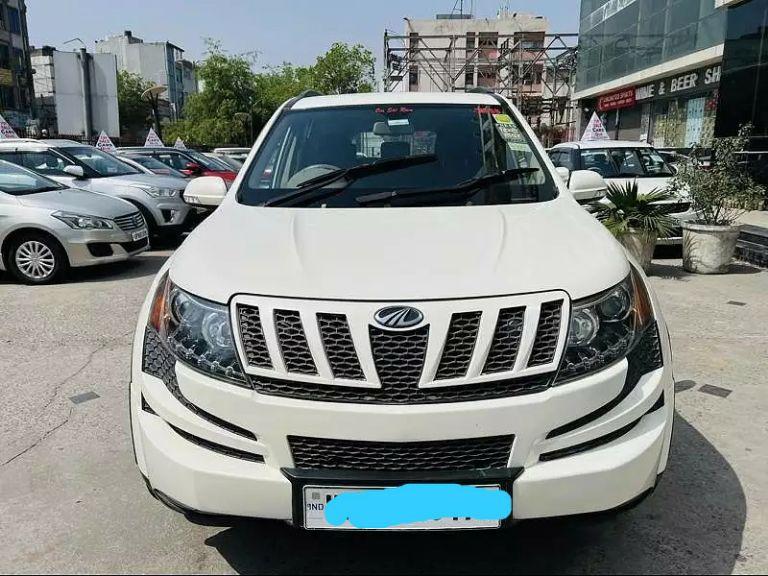 Mahindra XUV500 W11 AT 2018