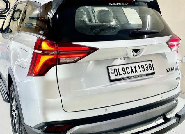 Mahindra XUV700 AX 7 Petrol AT 7 STR 2021