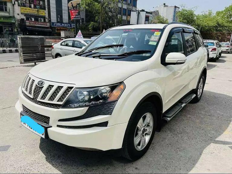 Mahindra XUV500 W11 AT 2018