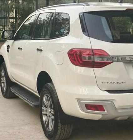 Ford Endeavour Titanium 3.2 4x4 AT 2017