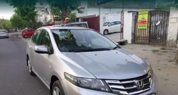 Honda City S i-VTEC 2013