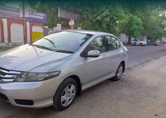 Honda City S i-VTEC 2013