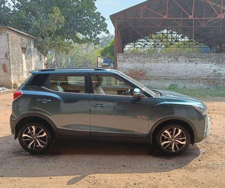 Mahindra XUV300 W8 (O) Petrol BS6 2021