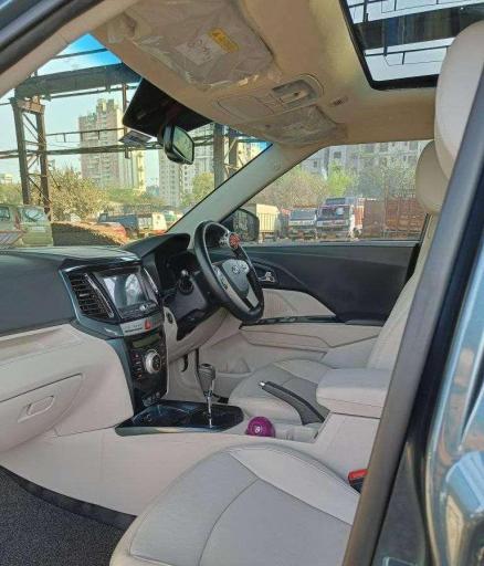 Mahindra XUV300 W8 (O) Petrol BS6 2021