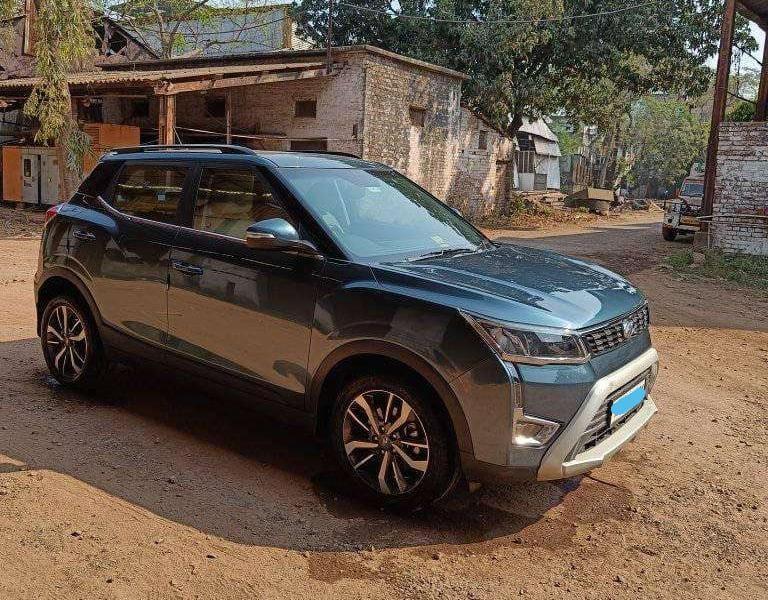 Mahindra XUV300 W8 (O) Petrol BS6 2021