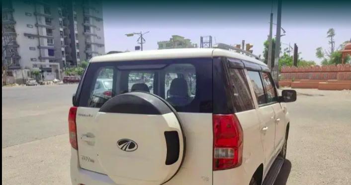 Mahindra TUV300 T8 2016