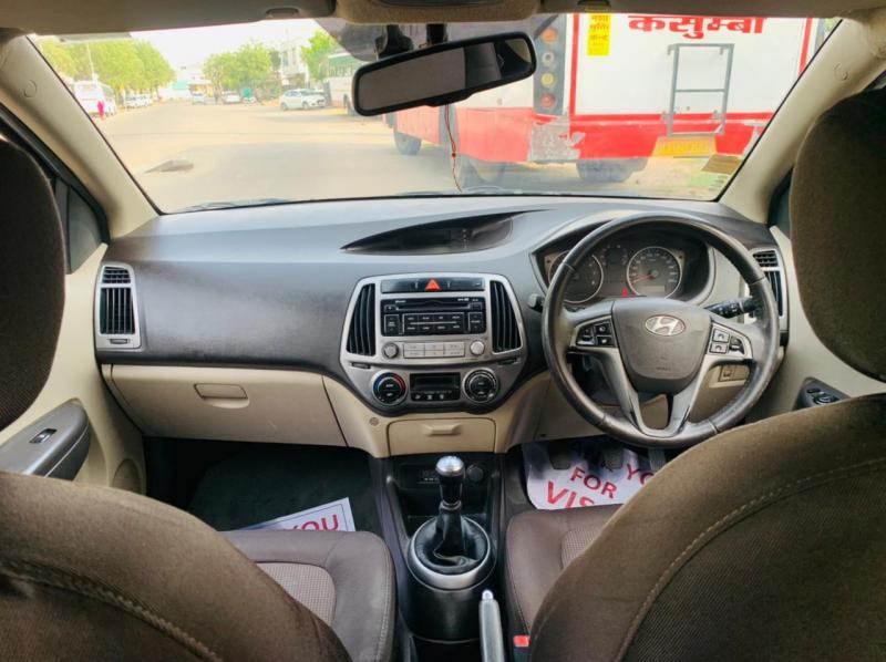 Hyundai i20 sportz ABS 2013