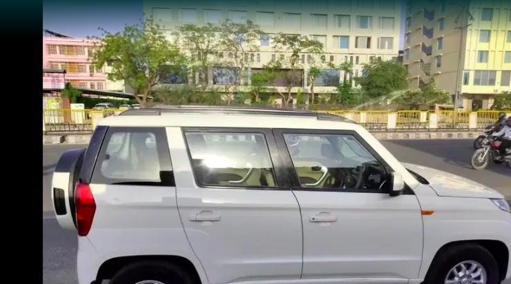 Mahindra TUV300 T8 2016