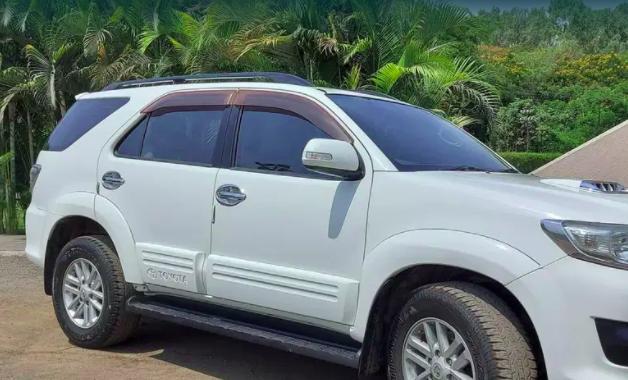 Toyota Fortuner 2.8 4x4 MT 2013