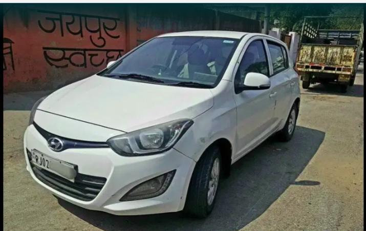 Hyundai i20 Sportz 1.4 CRDi 2013