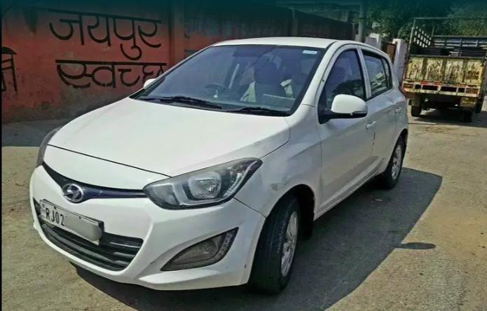 Hyundai i20 Sportz 1.4 CRDi 2013