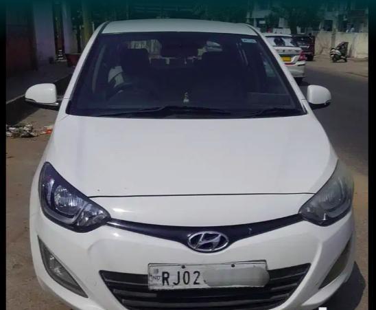 Hyundai i20 Sportz 1.4 CRDi 2013
