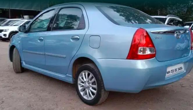 Toyota Etios V 2012