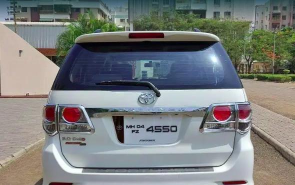 Toyota Fortuner 2.8 4x4 MT 2013