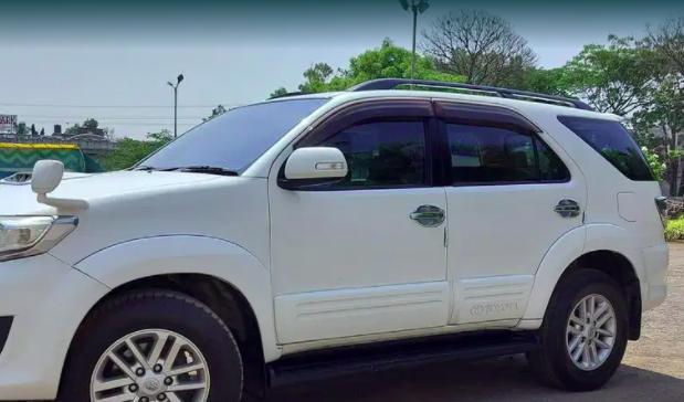 Toyota Fortuner 2.8 4x4 MT 2013