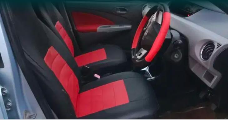 Toyota Etios V 2012