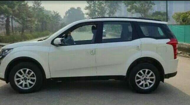 Mahindra XUV500 W9 AT 2018