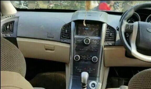 Mahindra XUV500 W9 AT 2018