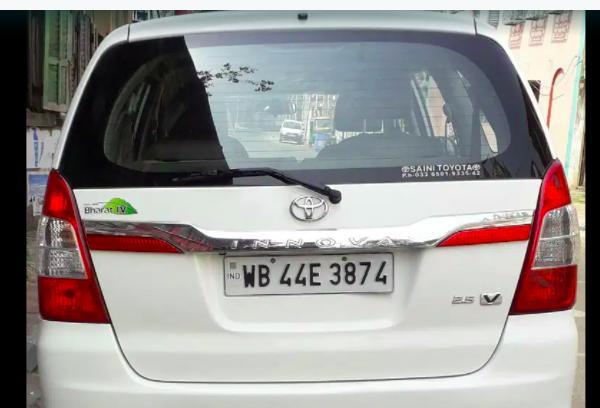 Toyota Innova 2.5 E 7 STR 2014