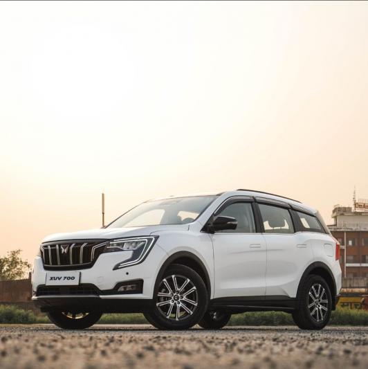 Mahindra XUV700 AX7 DIESEL AT 7 STR 2022