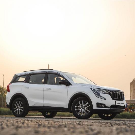 Mahindra XUV700 AX7 DIESEL AT 7 STR 2022