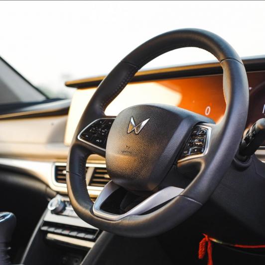 Mahindra XUV700 AX7 DIESEL AT 7 STR 2022