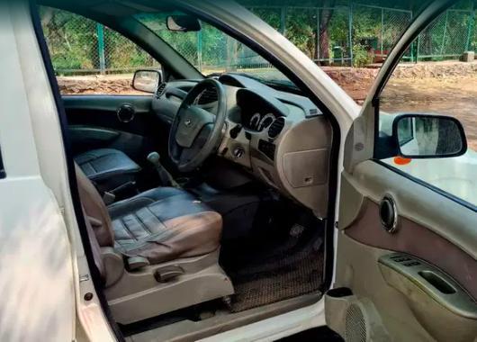 Mahindra Quanto C6 2015