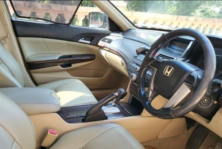 Honda Accord 2.4 Elegance MT 2011