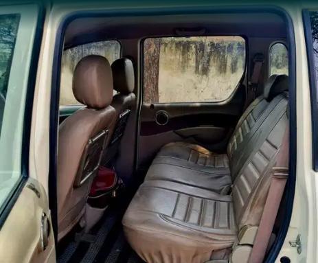 Mahindra Quanto C6 2015