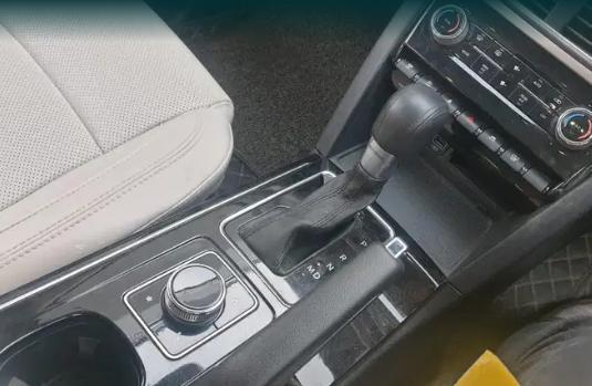 Mahindra XUV700 AX 7 Petrol AT 7 STR 2022