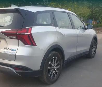 Mahindra XUV700 AX 7 Petrol AT 7 STR 2022