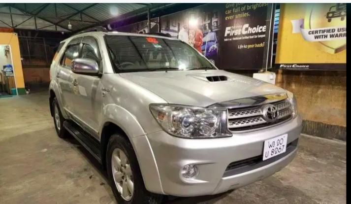 Toyota Fortuner 3.0 4X4 MT 2010