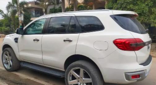 Ford Endeavour Titanium 3.2 4x4 AT 2018