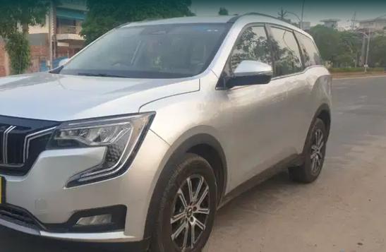 Mahindra XUV700 AX 7 Petrol AT 7 STR 2022