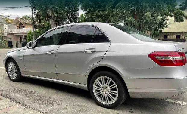 Mercedes-Benz E-Class 220 CDI AT 2011