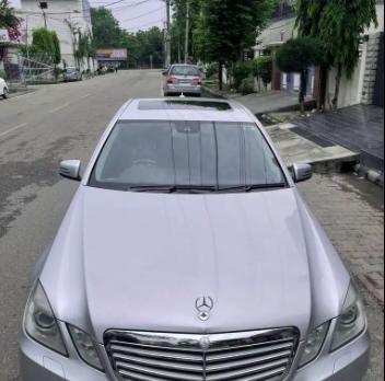 Mercedes-Benz E-Class 220 CDI AT 2011