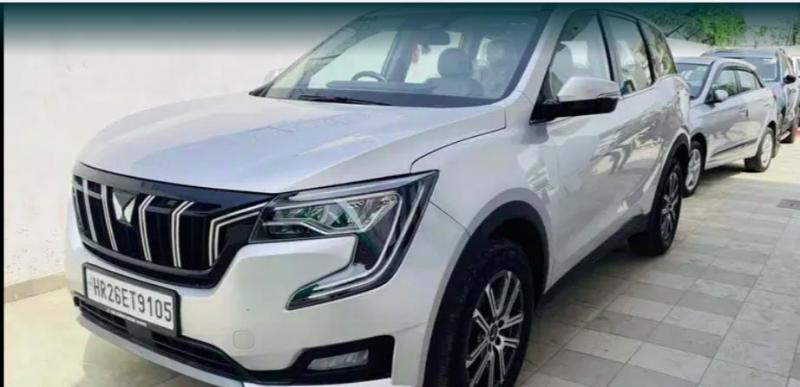 Mahindra XUV700 AX 7 Petrol AT 7 STR 2021