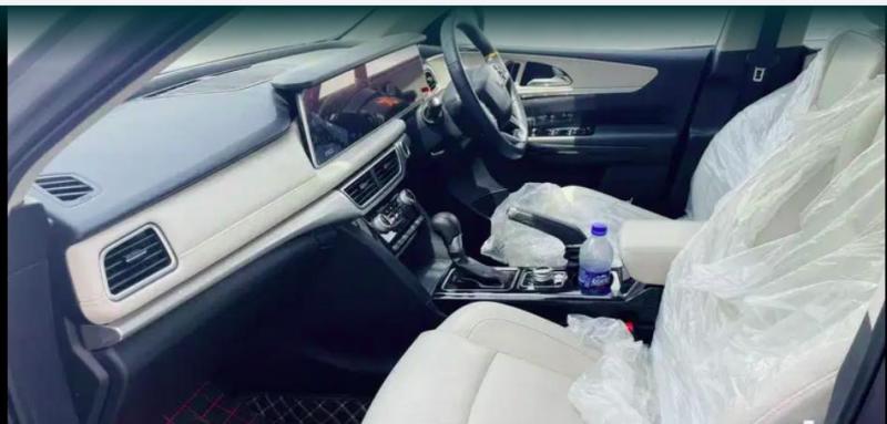 Mahindra XUV700 AX 7 Petrol AT 7 STR 2021