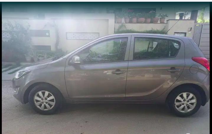 Hyundai i20 Sportz 1.4 CRDi 2014