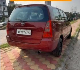 Toyota Innova 2.5 G 8 STR BS III 2006