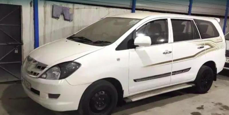 Toyota Innova 2.5 GX 8 STR BS III 2007