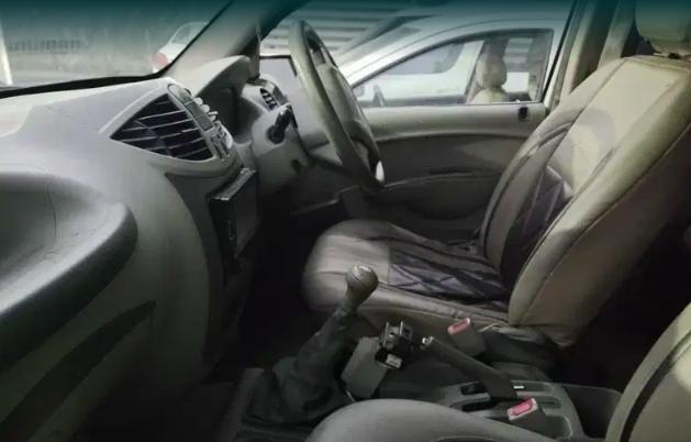 Mahindra Quanto C2 2013