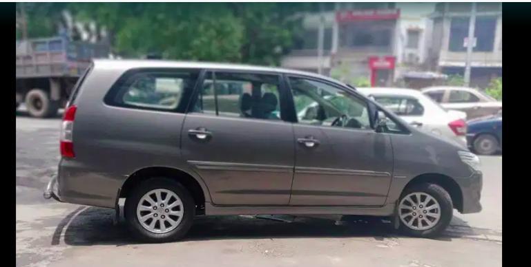 Toyota Innova 2.5 V 8 STR 2013